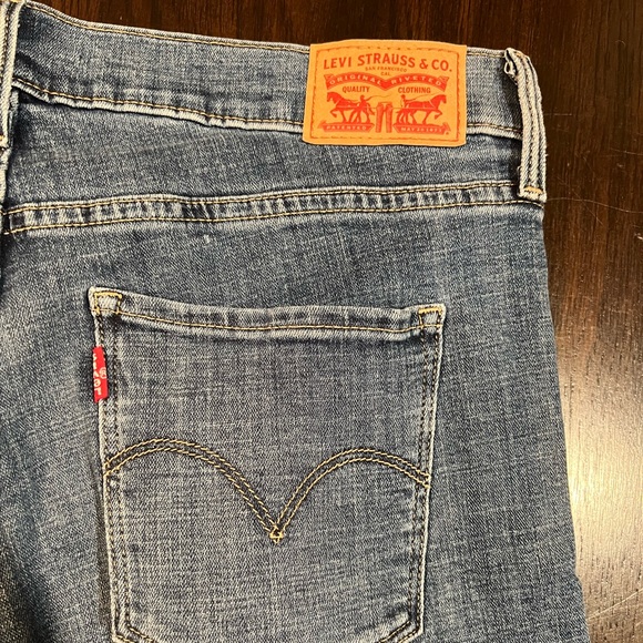 Levi Strauss 311 Shaping Skinny Jeans - Picture 6 of 14